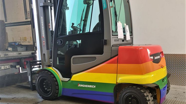 StockholmPride-motviktstruck-JungheinrichEFG-SoMes3