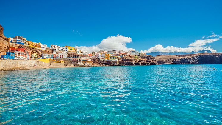 SPAIN-GranCanaria-Beach-493156690.jpg