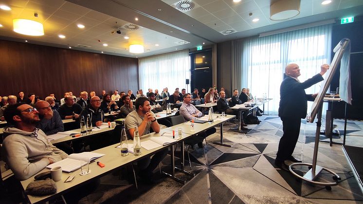 Die bei Auftraggeber- und Auftragnehmer-Bauleitern gleichfalls beliebte Tagung geht 2023/24 mit neuen Schwerpunkt-Themen an den Start: Baumängel, Mängelrechte, Haftung sowie Absicherung des Auftraggebers. Foto: RM Rudolf Müller Medien