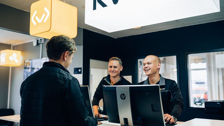 Kvdbil börjar sälja till fasta priser
