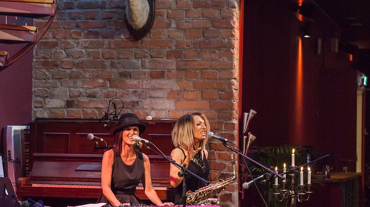 Ell & Hart (Jade Ell & Sheona Urquhart)