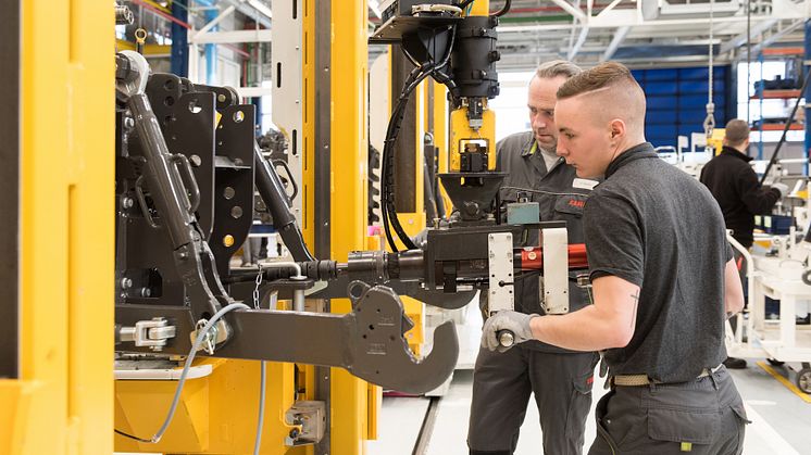 CLAAS traktorfabrik i Le Mans