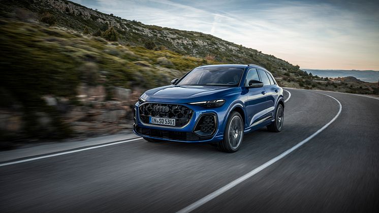 Audi SQ5 (Ultrablå metallak)