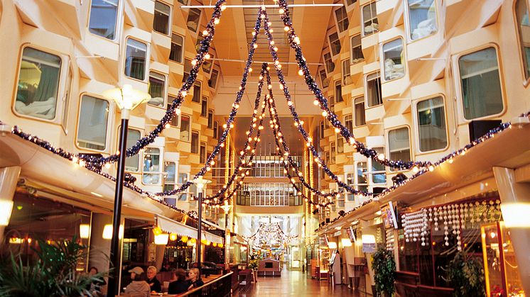 Tallink_Silja_Serenade_Promenade_Christmas