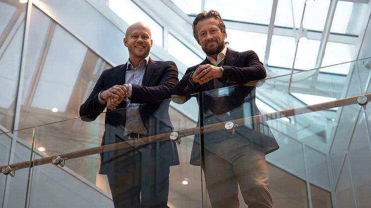 Christian Malmberg, till vänster, är ny chef för IT and Processes på Sigma IT Consulting. Här tillsammans med företagets vd Lars Kry.