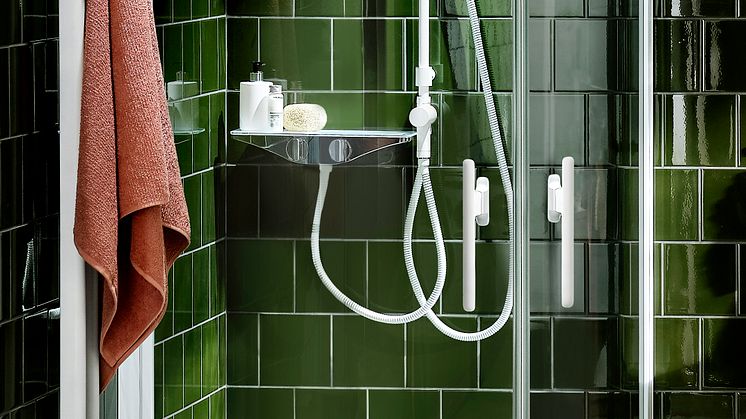 Lusso White duschhörna med svängt glas