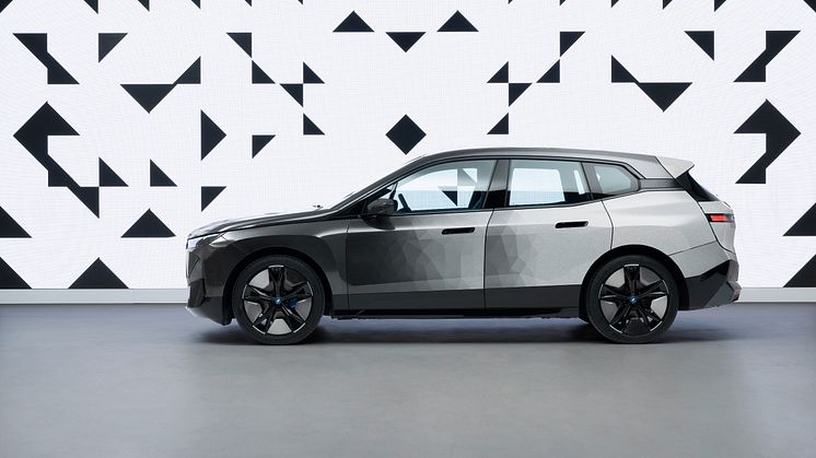 BMW iX med E Ink