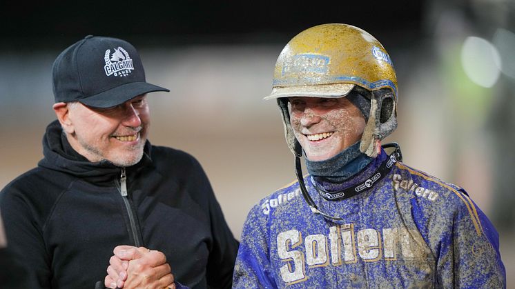 Timo Nurmos och Björn Goop efter segern i Svenskt Trav-Kriterium 2023 med Fame and Glory