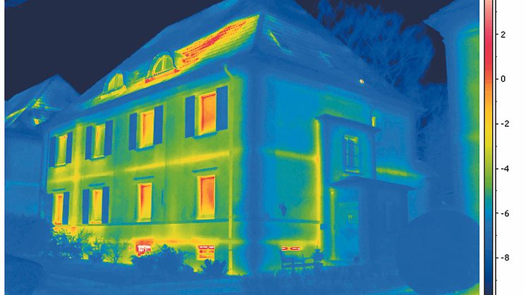 Von außen sind viele Häuser gleich. Durch eine Thermografie werden die Wärmeverluste sichtbar.