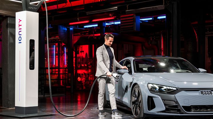 Audi e-tron GT (Kemoragrå)