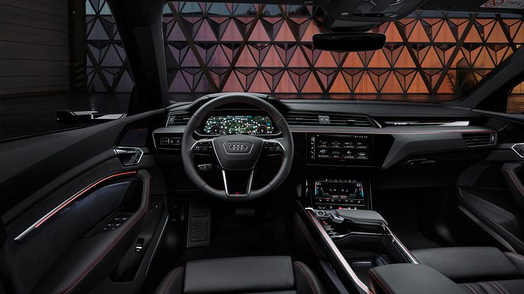 Audi Q8 e-tron (Chronosgrå) interiør