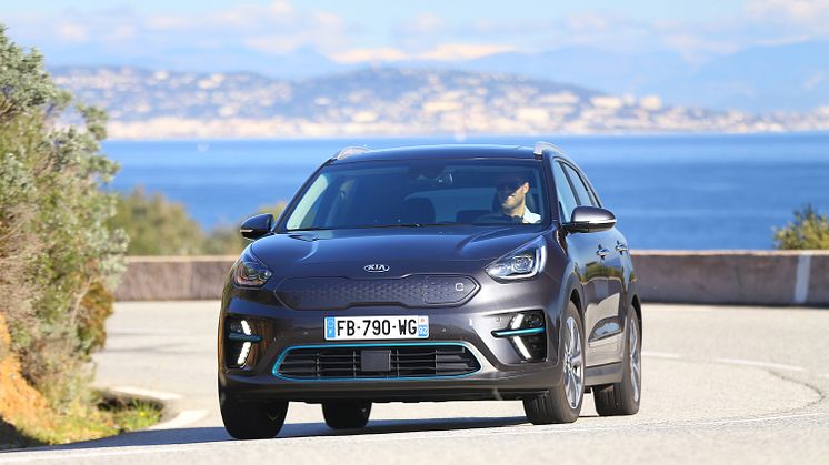 KIA e-Niro kombinerer effektiv eldrift med en crossovers rummelighed og praktiske egenskaber fra kr. 279.999,-