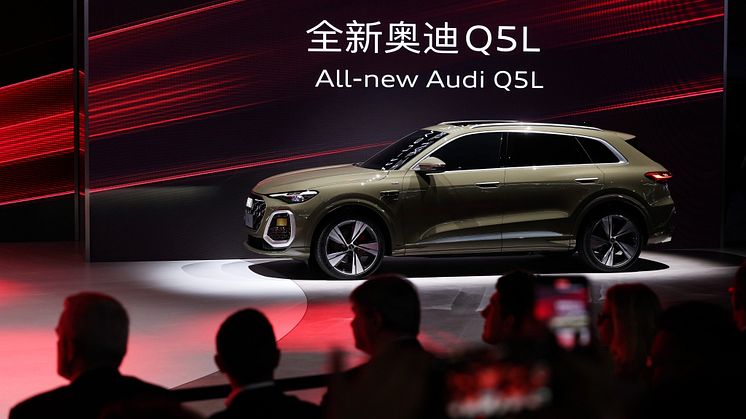 Audi Q5L (China only)