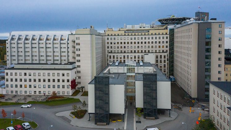 Den lokala sjukvårdsledningen vid Norrlands universitetssjukhus har beslutat att gå ner från stabsläge. 