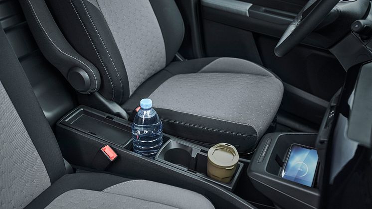 2023_FORD_E-TRANSIT_COURIER_INTERIOR_05