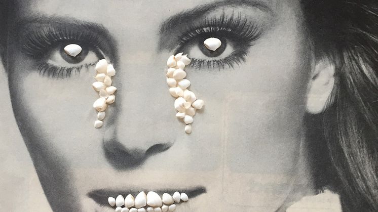 Lotta Antonsson, ”Seashell tears”, 2018, unikt handgjort collage; Vogue Magazine 1967 med snäckor. Foto: Lotta Antonsson