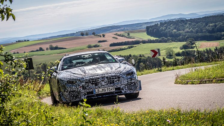 Legenden lever: Ny SL Roadster testes på dynamiske veje