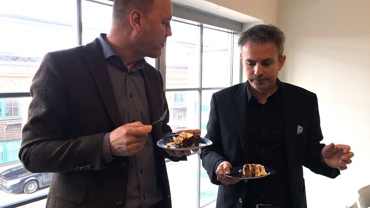 CEVT CEO Mats Fägerhag i samspråk med Trollhättans Tomts VD Anders Torslid