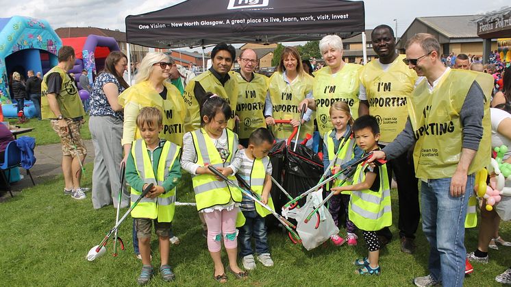 Litter PIck at Possilpark Gala Day