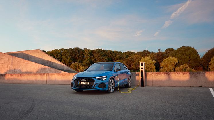 Audi A3 Sportback 40 TFSI e (Turboblå)