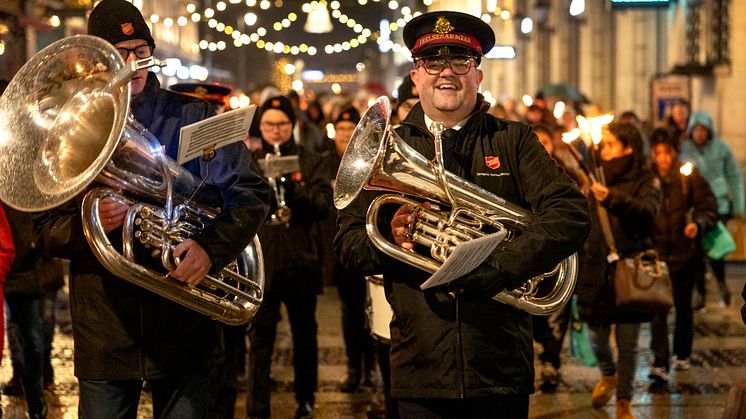 Julegrantenning (Foto Frelsesarmeen)