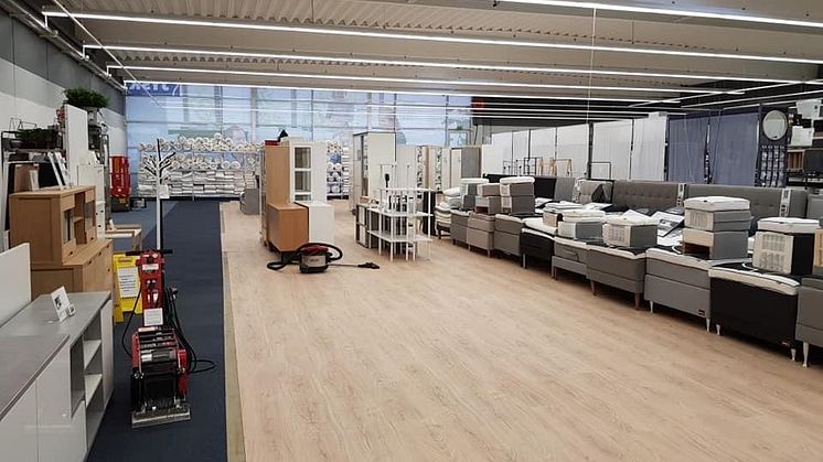 Butikken er godt i gang med sin forvandling - JYSK Ringkøbing.JPG