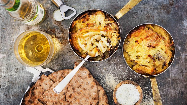 Bilden har vi hämtat från den underbara kokboken "Potatis - Jordens guld" av Lena Djuphammar och Pernilla Rönnlid. Boken är en perfekt julklapp med härligt goda potatisrecept!