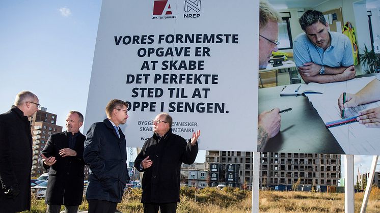 Overborgmester Frank Jensen besøger Arkitektgruppens byggepladser i Ørestad Syd 