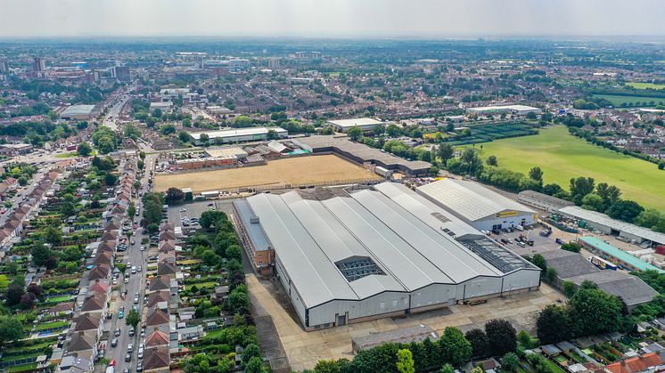 Aerial view of the LON1-East Data Center Campus. 