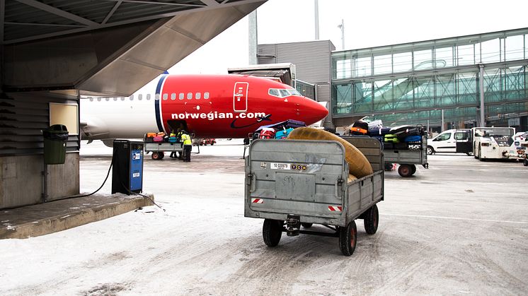 Off loading luggage
