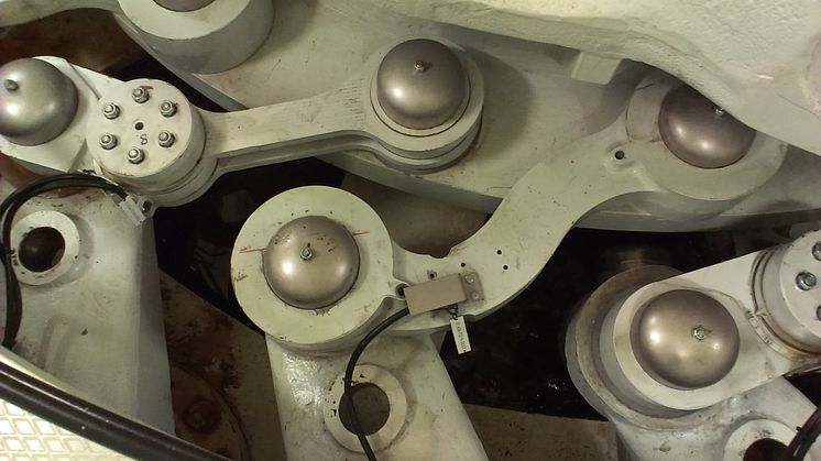 Linn Saarinen har tagit fram en metod för intrimning av vattenkraftens regulatorer som kan förbättra vattenkraftens reglerförmåga. Foto: Per Norrlund