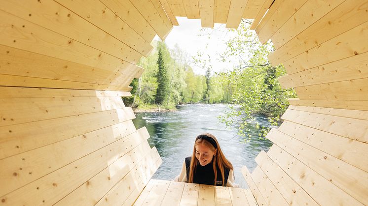 De unika väderskydden är redo att upplevas på Flottarstigen i Robertsfors kommun. Foto: Amanda Sveed / Visit Umeå