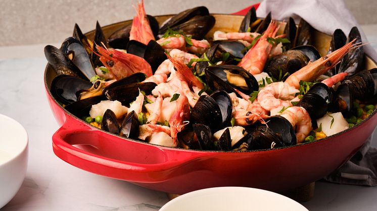 Paella med sjømat fra Spania