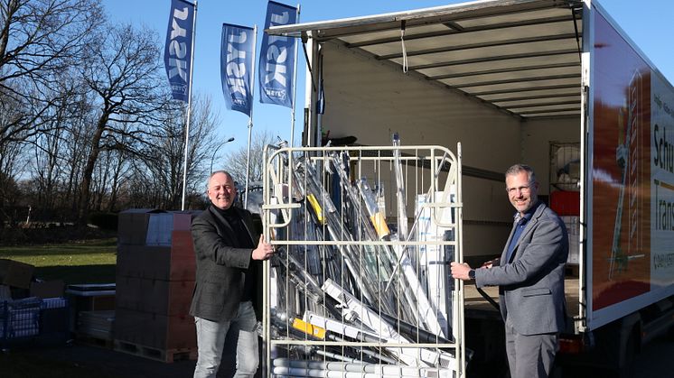 Packen an: Thomas Rasmussen, Bürgermeister der Gemeinde Handewitt (links) und Christian Schirmer, Country Director JYSK Deutschland