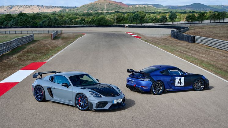 11 - 718 Cayman GT4 RS og 718 Cayman GT4 RS Clubsport.jpg