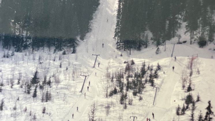 Klövsjö 50: Dalliften till vänster 1973 och barnliften byggdes under 80 talet