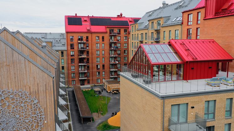 2 x invigning i Sege Park i Malmö: MKBs mesta delningshus och konstverket Resiliens