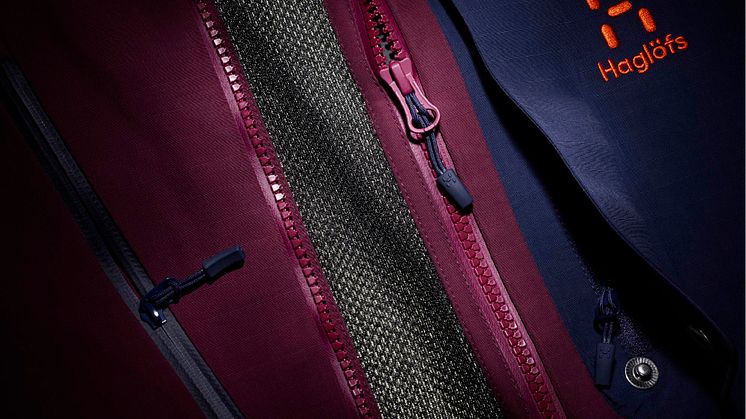 Haglofs_studio_NENGAL 3L PROOF PARKA MEN_aubergine_tarn-blue