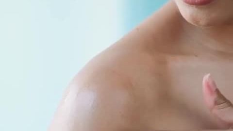 Eminence Organics Stone Crop Body Oil.mp4