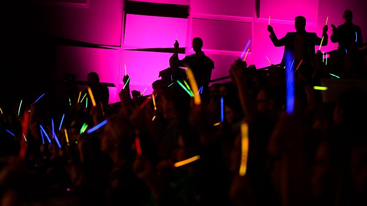 Glow sticks på festkonsert_nordvesten 2023 FW_72