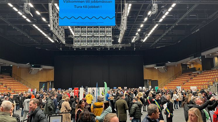 Nära 5 200 arbetssökande besökte jobbmässan "Tura till jobbet" i Helsingborg och Helsingör.