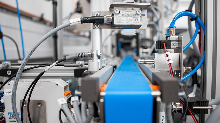 Das Mittelstand-Digitalzentrum Spreeland lädt zu einem Infotag Logistik auf den Campus der TH Wildau ein. Gezeigt wird u. a. die neue KI-Lehr- und Transferanlage „KILEAN“. Bild: Mittelstand-Digitalzentrum Spreeland / TH Wildau