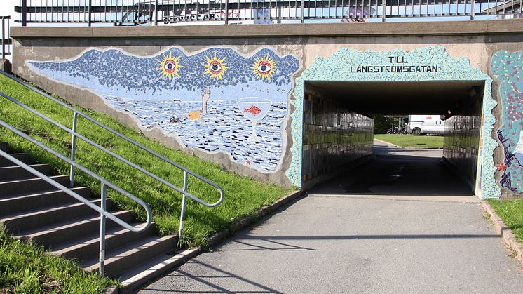 Under sommaren och hösten har mosaiker satts upp på gångtunnlarna vid Eketrägatans hållplats. Den 10 oktober är det dags för invigning. Foto: Trygg, vacker stad