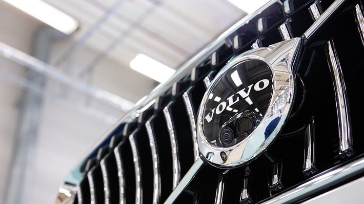 Volvo Cars genstarter produktionen på sin fabrik i Torslanda