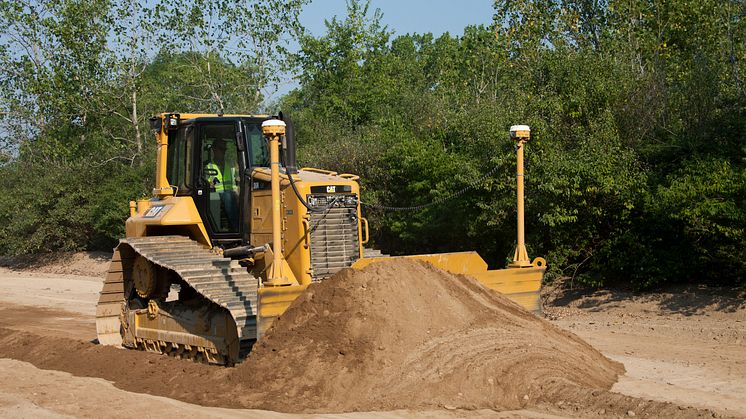 Cat D6N bandschaktare i arbete