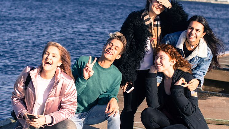 Norske youtubere vil i tillegg til reklameinntekter etterhvert få andel av abonnementsinntekter fra YouTube Premium.  Fra venstre:  Nellie, WeirdNorwegian, Tina Mondelia, Ellen Aabol og Beasverden.  Foto:  Thomas Brun, Nordic Screens.