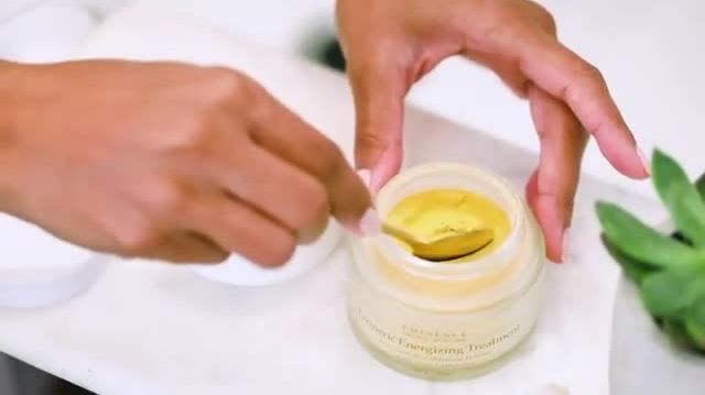 Eminence Turmeric Energizing Treatment.mp4