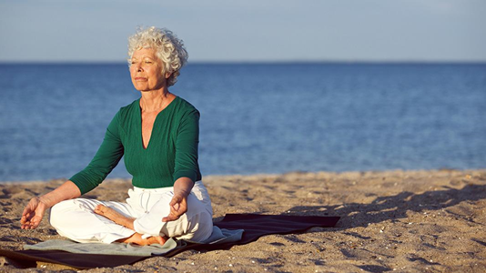 Seniormässan 2018: Föreläsning och debatt på scen "Senioryoga – träning och hälsa för ett rörligare  liv"