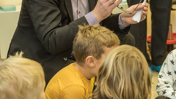 Peter Viinapuu svarar på barnens frågor