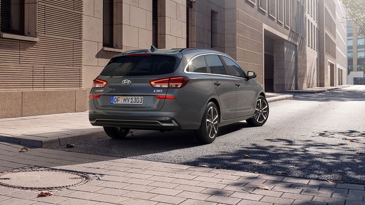 Hyundai-i30-wagon-0324-04.jpg